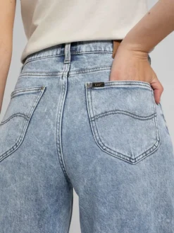 Lee Jeans "Drew" - Comfort Fit - In Hellblau 9 Lee Jeans "Drew" - Comfort Fit - In Hellblau -Vero Moda Geschaft lee jeans drew comfort fit in hellblau 4